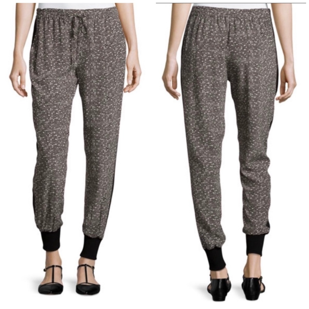 VINCE 100% Silk Jogger Pants Printed black & tank